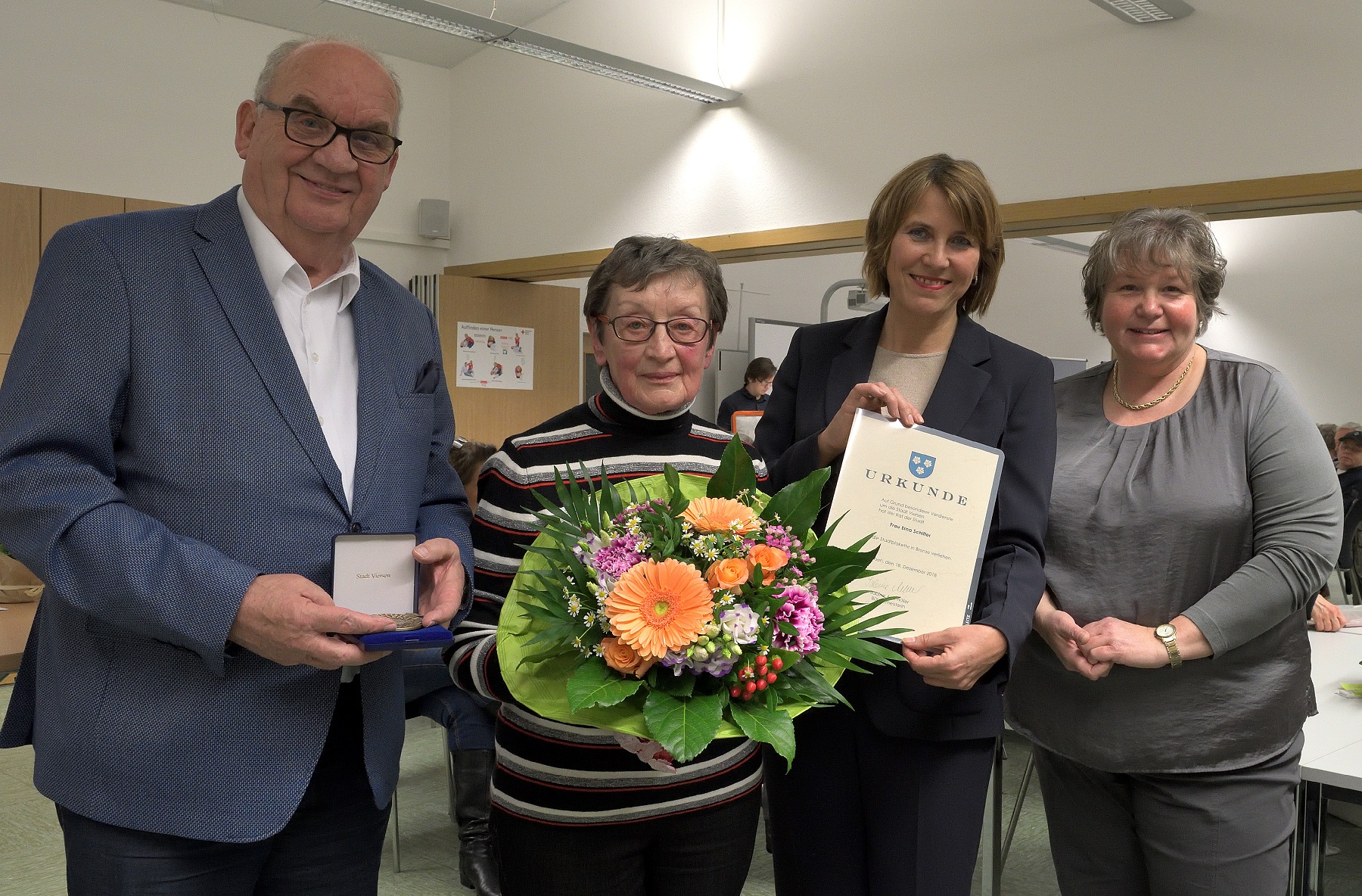 Foto mit Hans-Willy Bouren, Erna Schiffer, Sabine Anemüller und Anne Kolanus