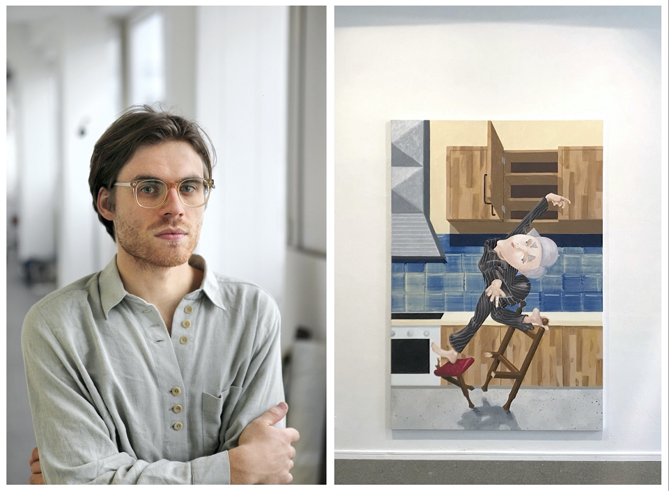 Der künftige Kunstgenerator-Stipendiat Jan-Luka Schmitz und eine seiner Arbeiten (Foto: Stadt Viersen)