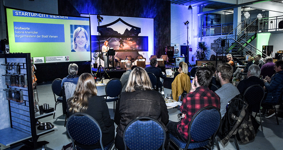 Bürgermeisterin Sabine Anemüller begrüßte die Gäste beim Startup-Viersen-Event (Foto: Antje Prömper)