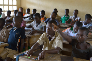 Schülerinnen und Schüler in Afrika © Nabil Zorkot