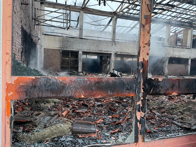 Blick in die ausgebrannte Halle (Foto: Stadt Viersen)