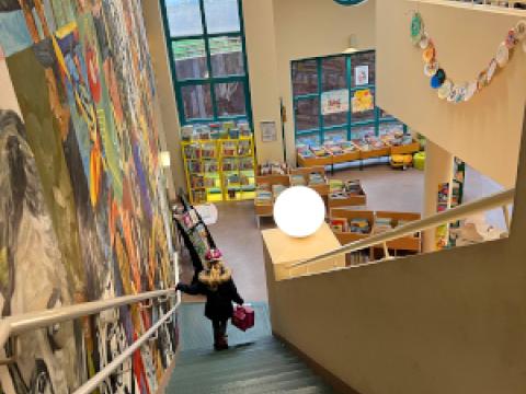 Treppenabgang in der Stadtbibliothek
