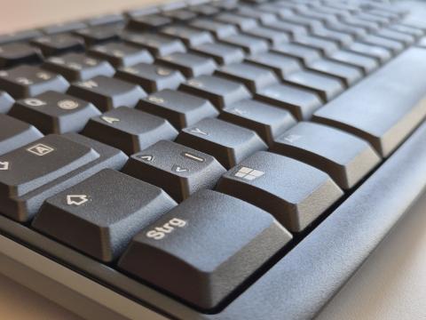 Blick auf eine Tastatur.