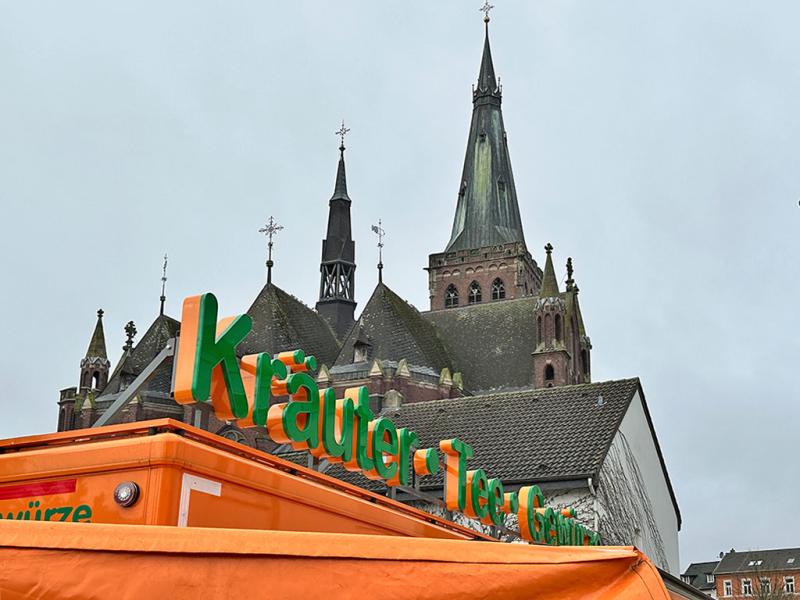 Das Bild zeigt die Kirche Sankt Cornelius in Viersen Dülken
