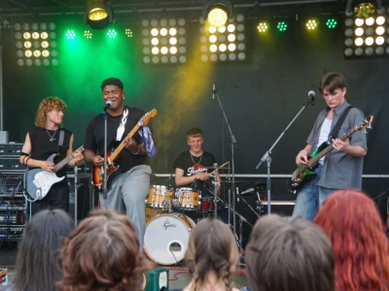 Crimson.Bloom aus Krefeld